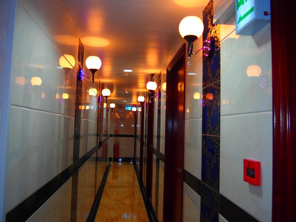 Australia Lounge Hotel Хонконг Екстериор снимка