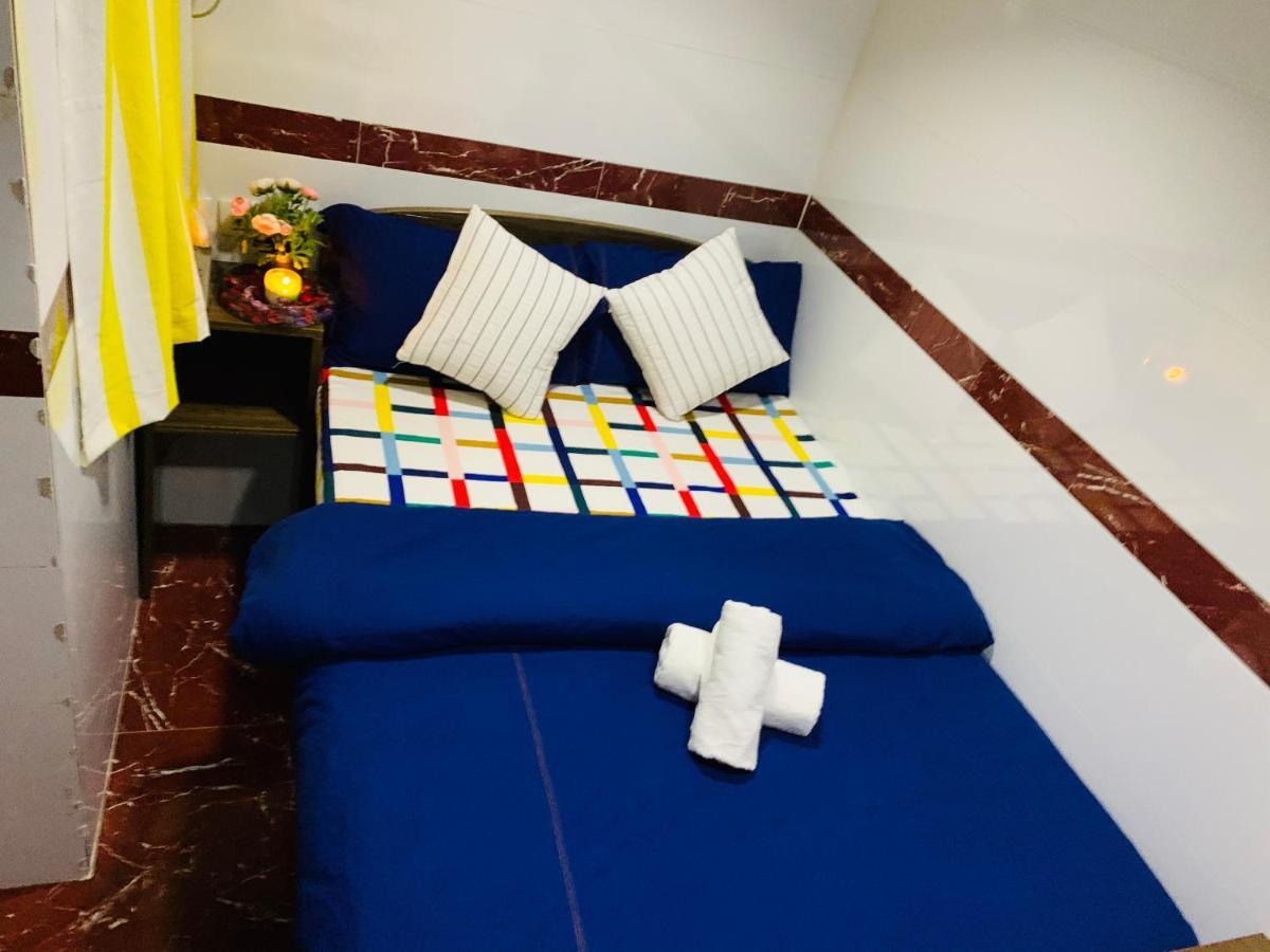 Australia Lounge Hotel Хонконг Екстериор снимка